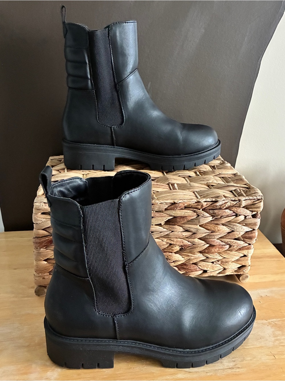 MIA Clara Black Chelsea Lug Sole Ankle Boots Size 7.5 vegan leather